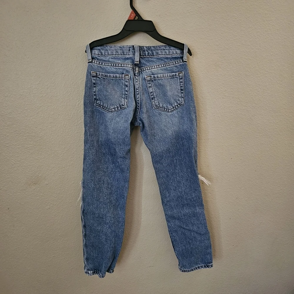Forever 21 Kids Size 5-6 Blue Relaxed Fit Distressed Jeans